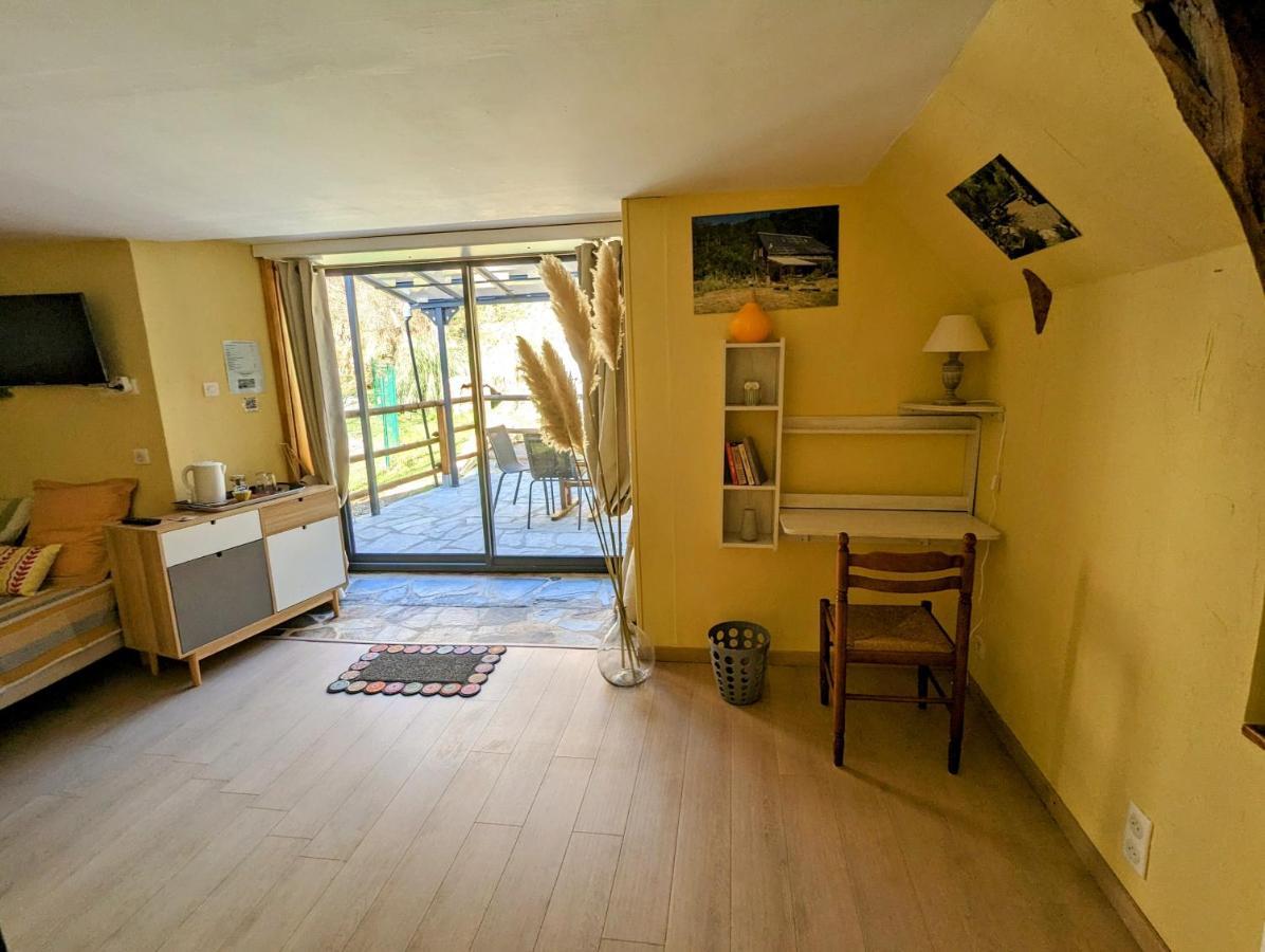 Chambres D'Hotes Le Lepadou-Bas Saint-Chély-dʼAubrac 외부 사진